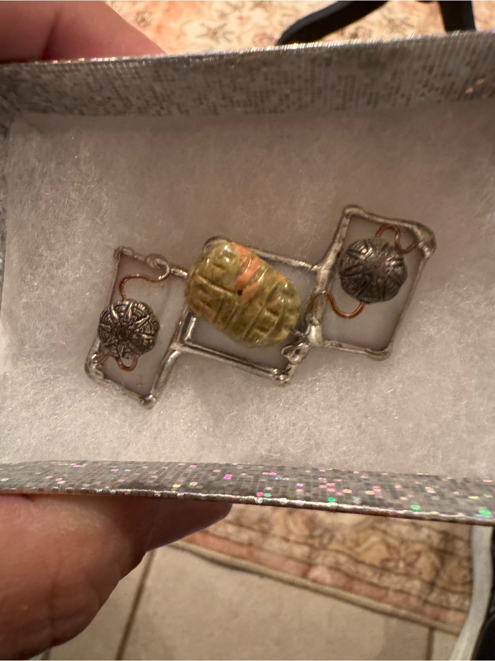 Artistic Silver and Green Brooch - Picture 3 of 6